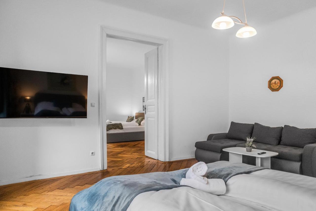 וינה Roomy 2Br Apt. Near Akh -Perfect For Longstays מראה חיצוני תמונה