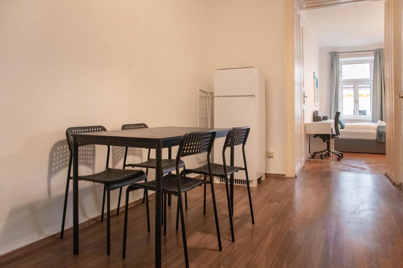 וינה Roomy 2Br Apt. Near Akh -Perfect For Longstays מראה חיצוני תמונה