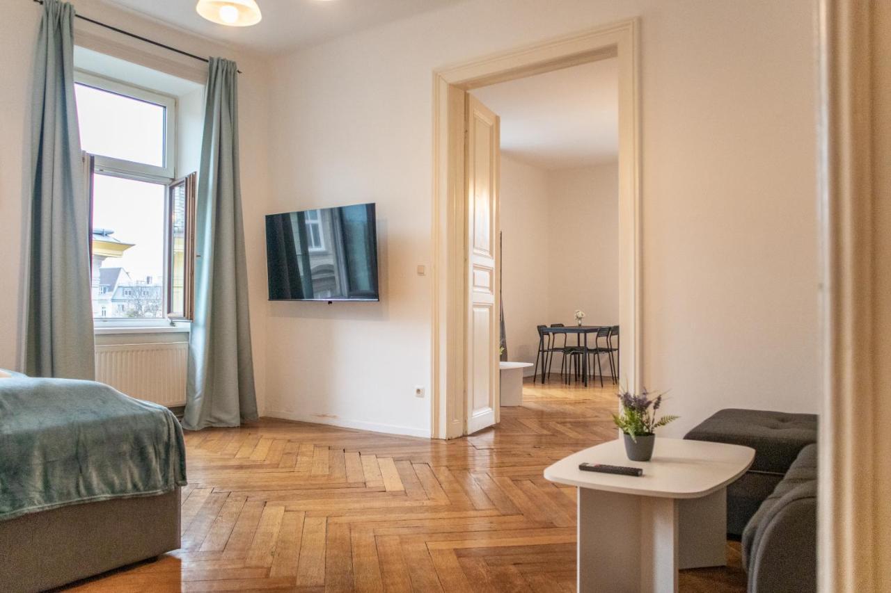 וינה Roomy 2Br Apt. Near Akh -Perfect For Longstays מראה חיצוני תמונה