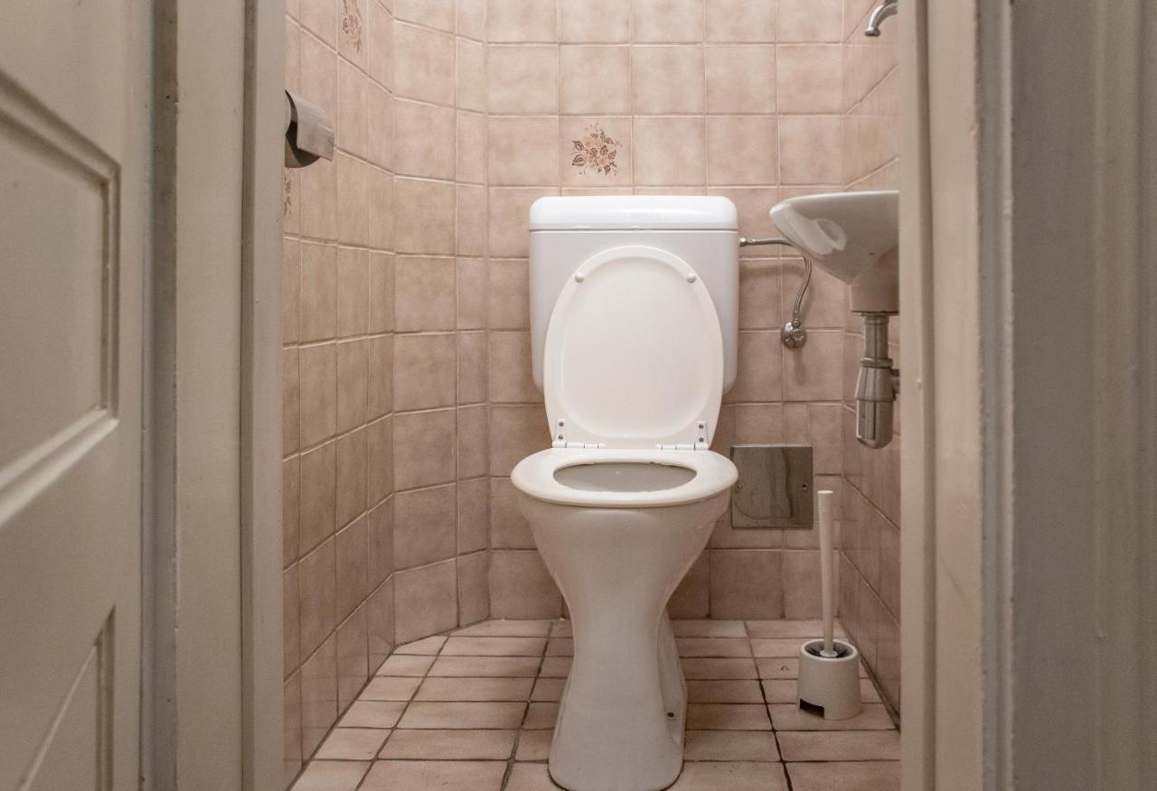 וינה Roomy 2Br Apt. Near Akh -Perfect For Longstays מראה חיצוני תמונה